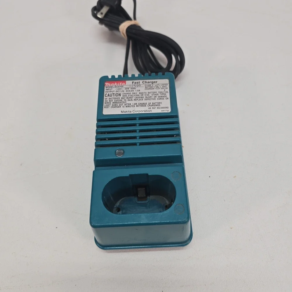 Makita Fast Charger DC9700 7.2V and 9.6V Fast Charger OEM Clean and Tested